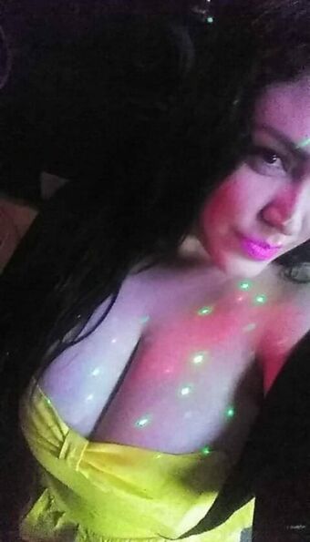 E. Casey Голи Изтичания OnlyFans Снимки 23