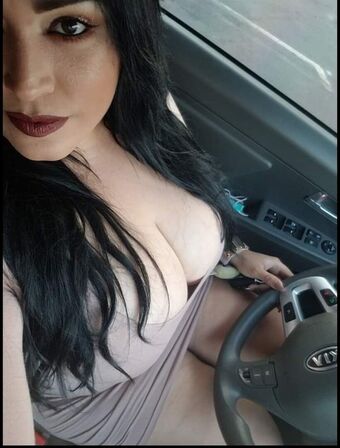 E. Casey Голи Изтичания OnlyFans Снимки 28