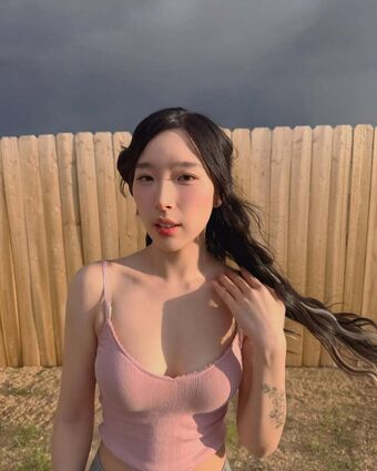 Elle Lee