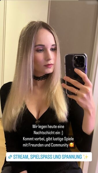 Ellecornflake Голи Изтичания OnlyFans Снимки 3