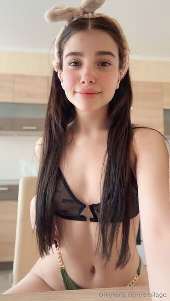 emilage Голи Изтичания OnlyFans Снимки 110