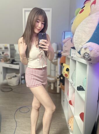 Emily Wang Голи Изтичания OnlyFans Снимки 50