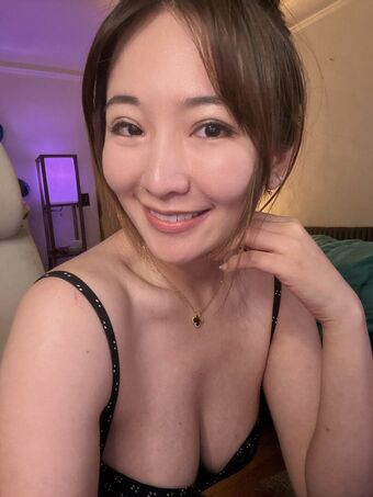 Emily Wang Голи Изтичания OnlyFans Снимки 51