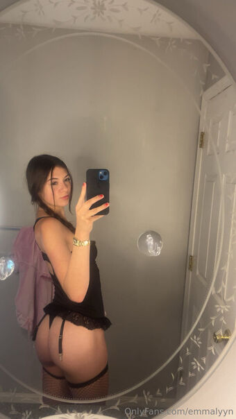 emmalyyn Голи Изтичания OnlyFans Снимки 17