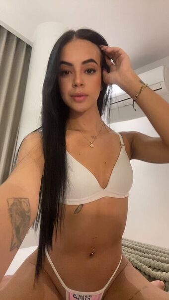 emmapetitee Голи Изтичания OnlyFans Снимки 2