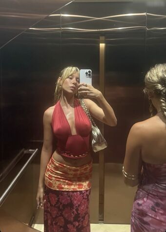 Ester Expósito Голи Изтичания OnlyFans Снимки 78