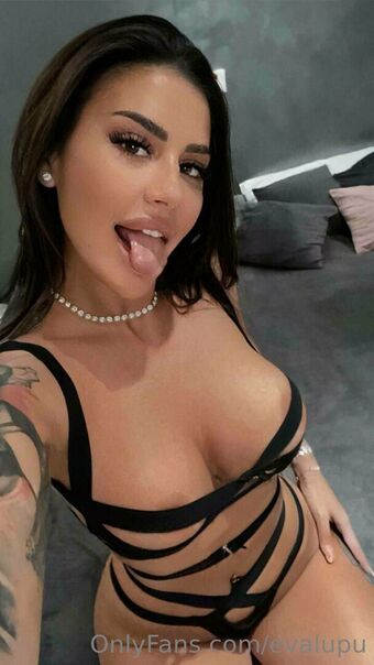 evalupu Голи Изтичания OnlyFans Снимки 1