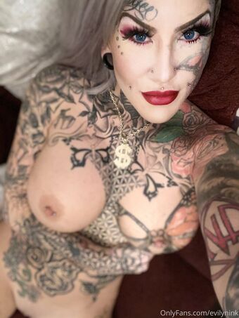 evilynink Голи Изтичания OnlyFans Снимки 11