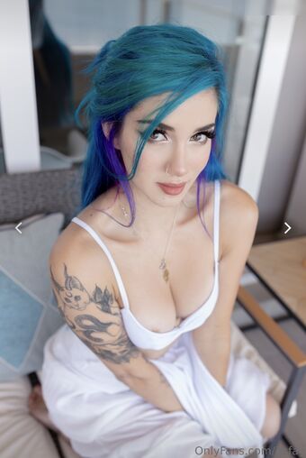 Fay Голи Изтичания OnlyFans Снимки 11