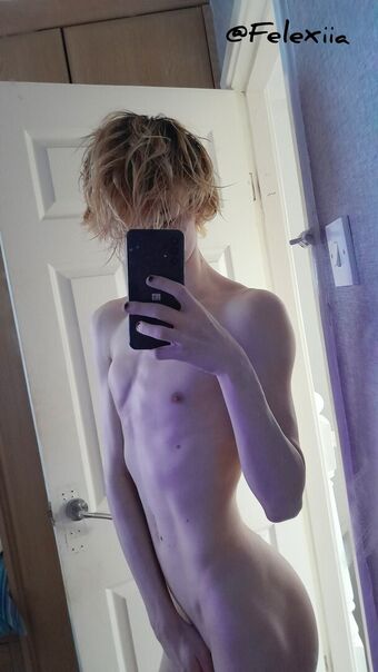 Felexiia Голи Изтичания OnlyFans Снимки 44