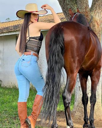 Geandra Bazzanella Голи Изтичания OnlyFans Снимки 2