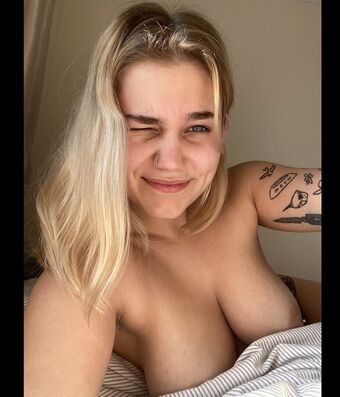 georgiethomas Голи Изтичания OnlyFans Снимки 17