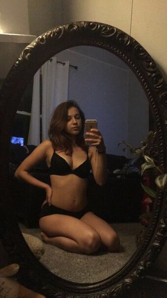 Ghodly Голи Изтичания OnlyFans Снимки 1
