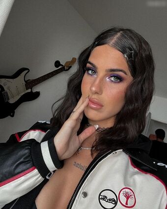 Gianninaprl Голи Изтичания OnlyFans Снимки 2