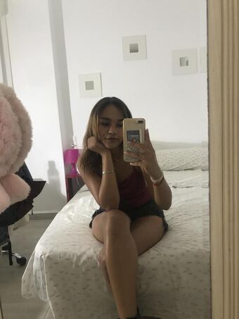 Ginnet Голи Изтичания OnlyFans Снимки 2