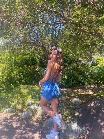 Haley Pullos Голи Изтичания OnlyFans Снимки 3