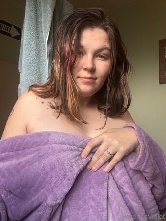 hereliesviolet