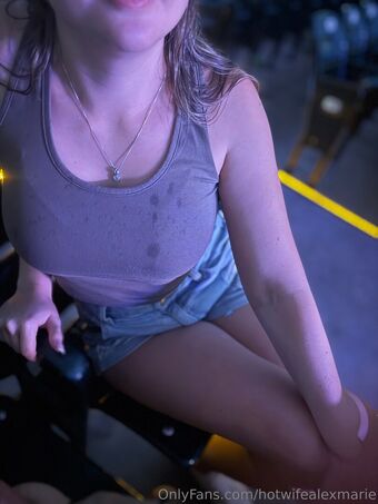 hotwifealexmarie Голи Изтичания OnlyFans Снимки 7