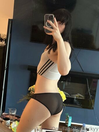 ickyypeach Голи Изтичания OnlyFans Снимки 8