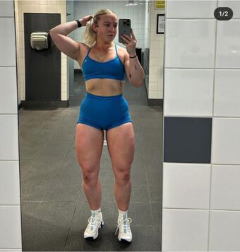 Imogen Rees Голи Изтичания OnlyFans Снимки 1
