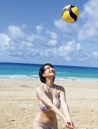 Ina Enohara 榎原依那