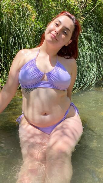 Itsluchita Голи Изтичания OnlyFans Снимки 11