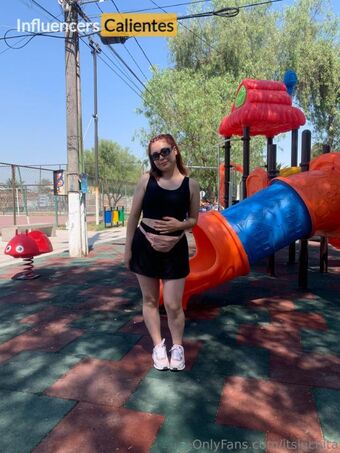 Itsluchita Голи Изтичания OnlyFans Снимки 25