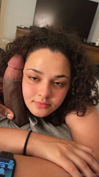 itsunnyszn Голи Изтичания OnlyFans Снимки 1