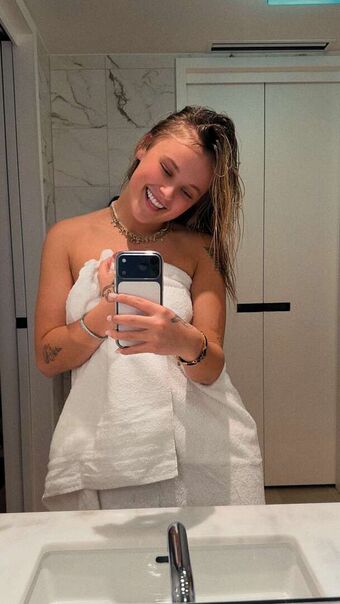 Jojo Siwa Голи Изтичания OnlyFans Снимки 132