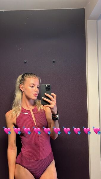 Keely Hodginkinson Голи Изтичания OnlyFans Снимки 13