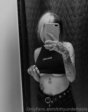 kittyundertable Голи Изтичания OnlyFans Снимки 2