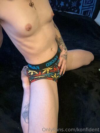 konfident Голи Изтичания OnlyFans Снимки 22