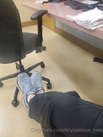 krystalrose_toes