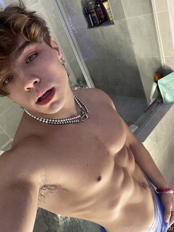 kshredz Голи Изтичания OnlyFans Снимки 4