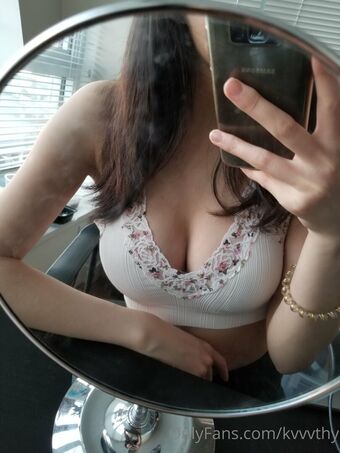 kvvvthy Голи Изтичания OnlyFans Снимки 18