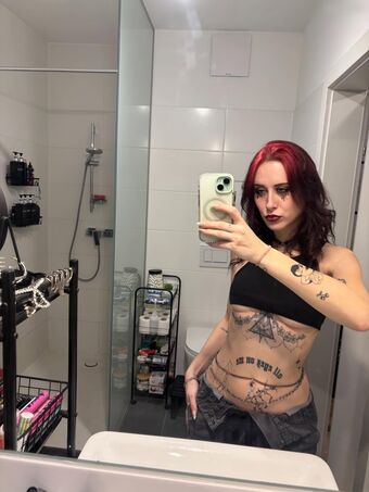 _laechle_ Голи Изтичания OnlyFans Снимки 1