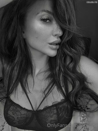 Larryline Голи Изтичания OnlyFans Снимки 12
