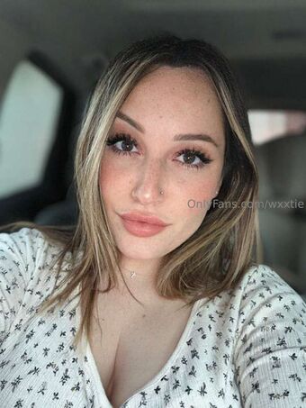 Laur Голи Изтичания OnlyFans Снимки 18