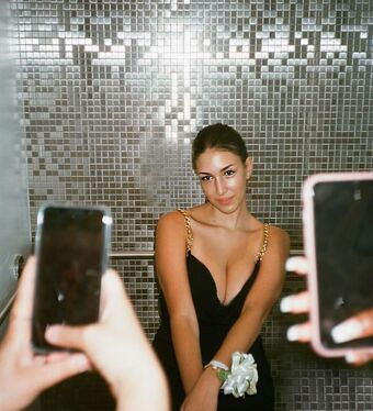 Leilani Azalea Голи Изтичания OnlyFans Снимки 37