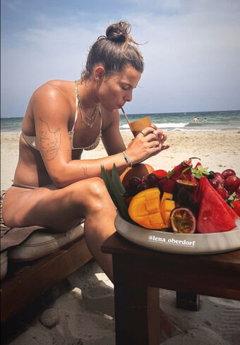 Lena Oberdorf Голи Изтичания OnlyFans Снимки 44