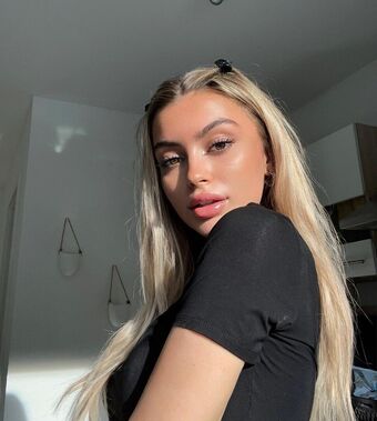 Linabmn Голи Изтичания OnlyFans Снимки 9