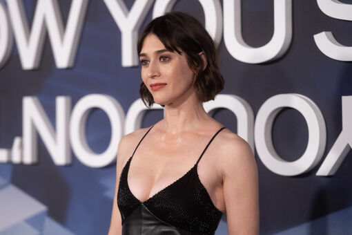 Lizzy Caplan Голи Изтичания OnlyFans Снимки 53