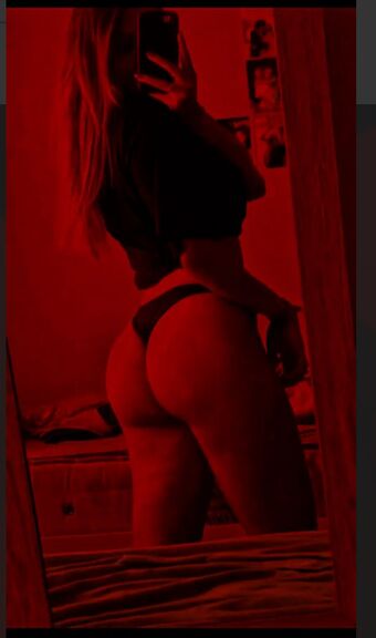 Lu Bertolini Голи Изтичания OnlyFans Снимки 8