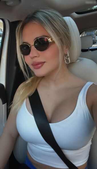 Luana Alonso Голи Изтичания OnlyFans Снимки 33