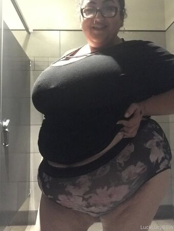 lucklucy Голи Изтичания OnlyFans Снимки 16