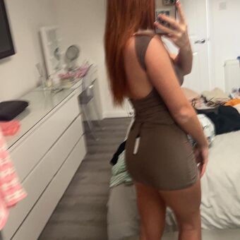 Lucy Fleming Голи Изтичания OnlyFans Снимки 21