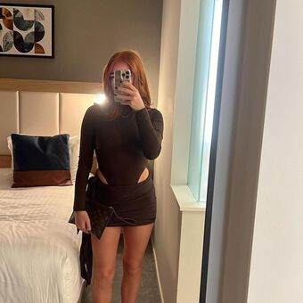 Lucy Fleming Голи Изтичания OnlyFans Снимки 36