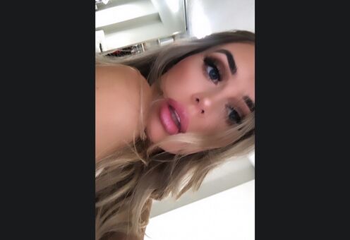 Mackenzie Carson Голи Изтичания OnlyFans Снимки 19