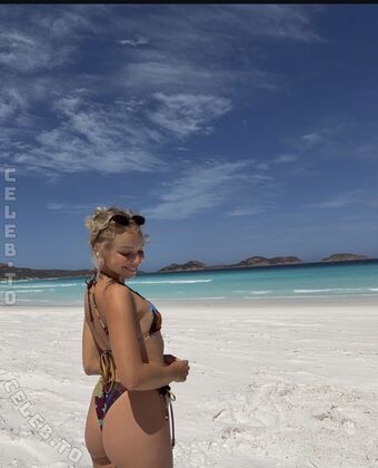 madlinee Голи Изтичания OnlyFans Снимки 15
