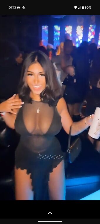 Manii Голи Изтичания OnlyFans Снимки 1